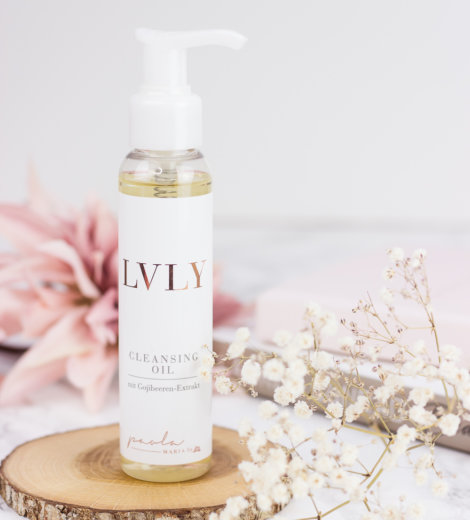 LVLY by Paola Maria <br/> Wie gut ist das neue Reinigungsöl wirklich?