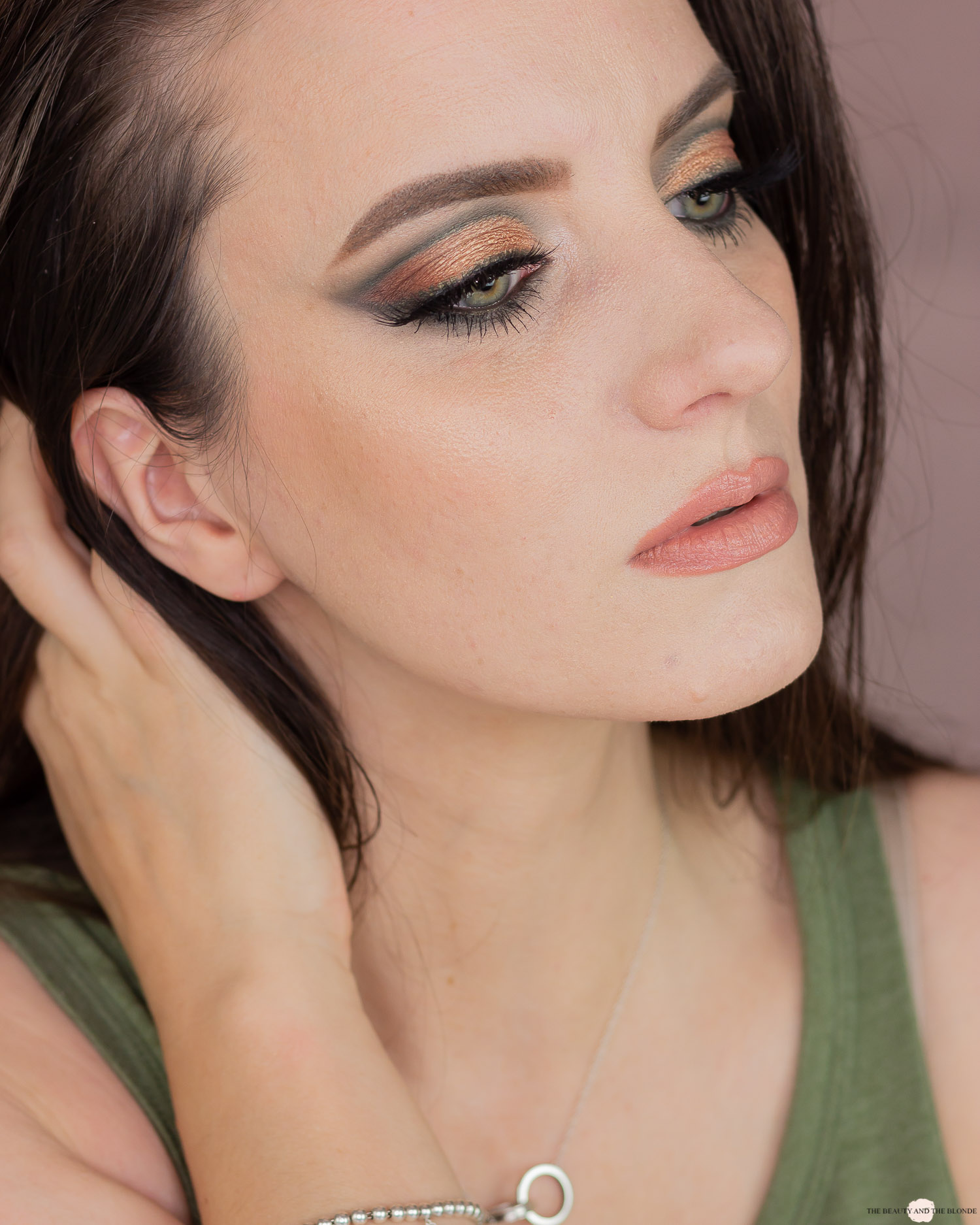 essence Hallo Berlin Palette Look